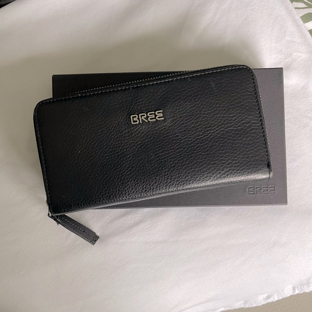 BREE Leather Continental Wallet & Keychain Set - Picture 2 of 11
